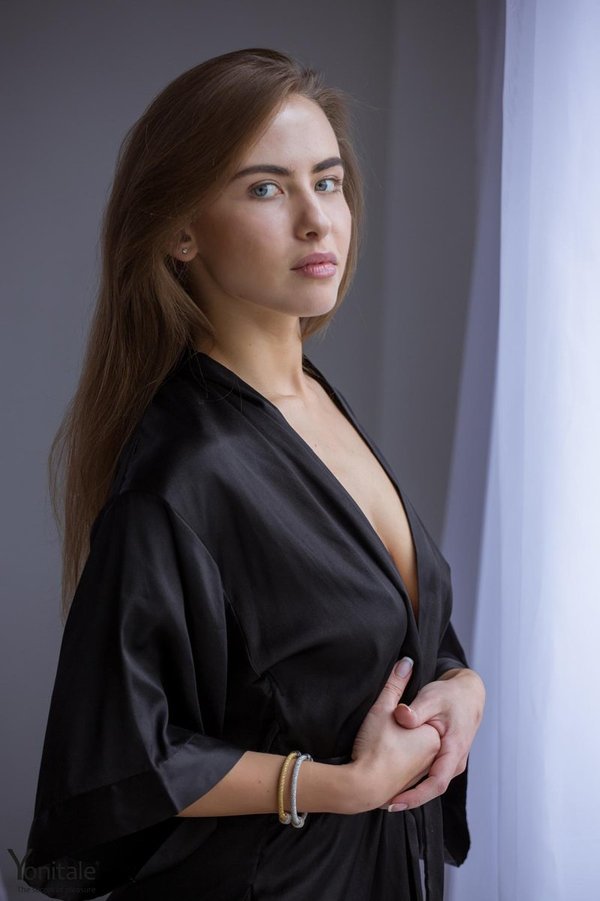 Евгения, 23 года, 4 размер груди